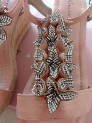 Sandalias Alma en Pena doradas/rosas T.39