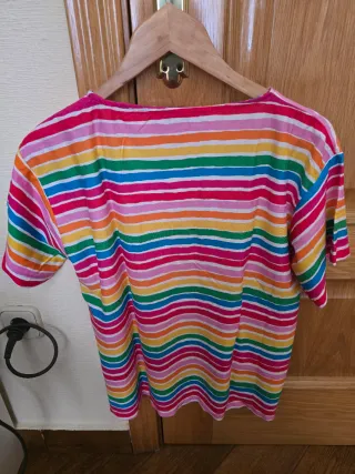 Camiseta Agatha Ruiz de la Prada Rayas multicolor.