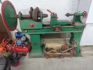 Torno de madera antiguo