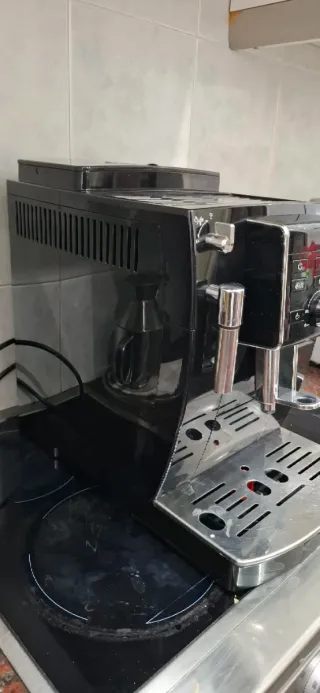 Cafetera DeLonghi Magnífica Superautomática