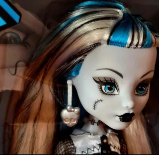 Monster High Frankie Stein Reel Drama