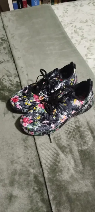 Zapatillas Skechers Flores Talla 40