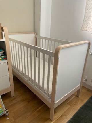 Cuna IKEA con colchón