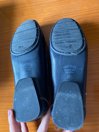 Mocasines Trotters Negros Mujer