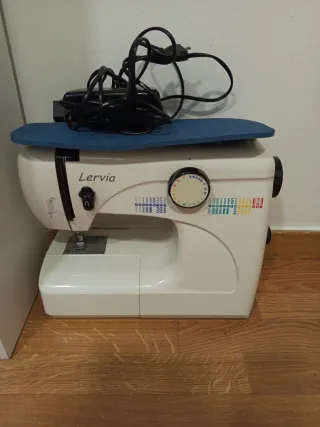 Máquina de coser Lervia la vendo porque no la uso