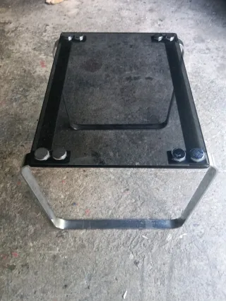 Mesa auxiliar cristal y metal