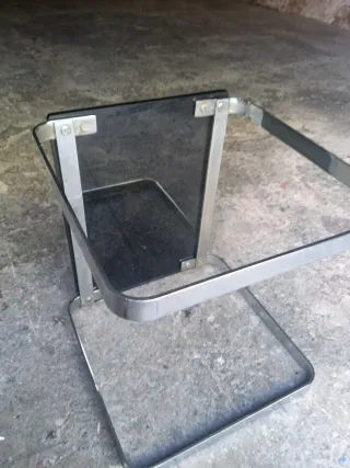 Mesa auxiliar cristal y metal