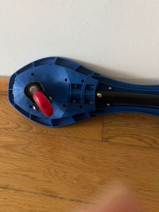 Monopatín dos ruedas con luces.Decathlon