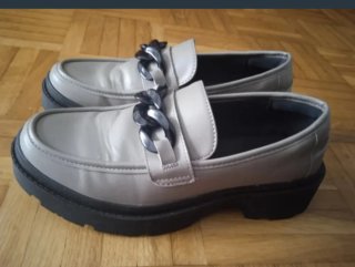 Lote calzado:zapatillas Asics,zapato con,sin tacón