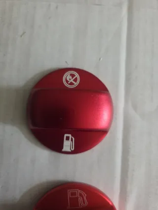 Embellecedor Tapa Gasolina Rojo