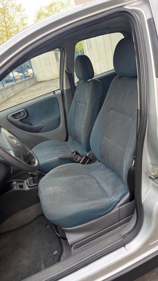 Opel Corsa 1.2 gasolina 2002