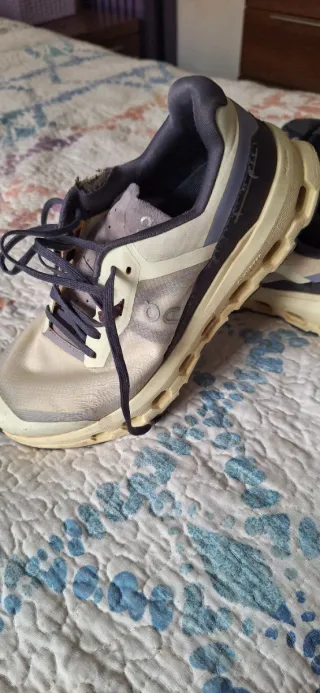 Zapatillas deportivas mujer Nike y Saucony ,2 za