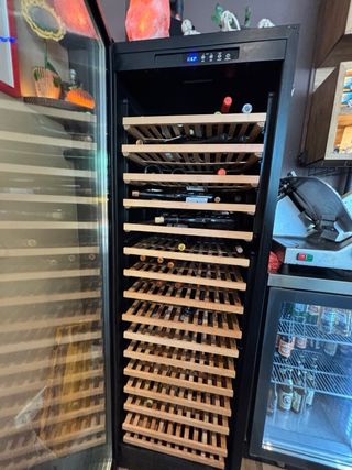 Vinoteca Marca Vinobox Model: 168 GC 1T