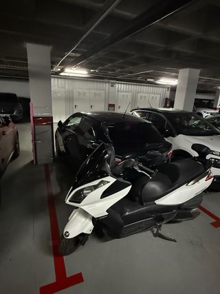 Kymco Superdink 300i Maxi Scooter