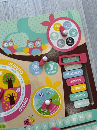 Tablero de aprendizaje infantil de madera