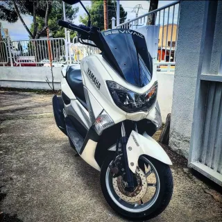 Yamaha NMAX 125 Plata/Blanco
