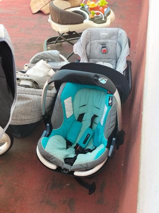 Carrito de bebé y silla de coche