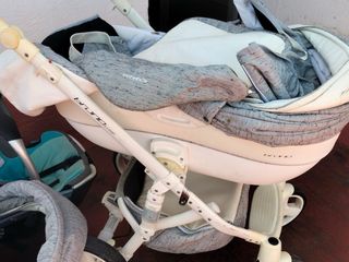 Carrito de bebé y silla de coche