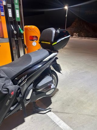 Moto Scooter Negra