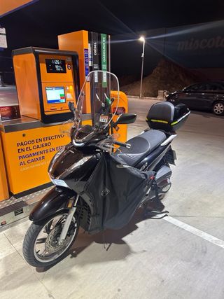 Moto Scooter Negra