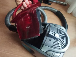 Aspiradora sin bolsa HEPA