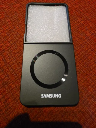 Funda Samsung Flip 7 Negra Nueva