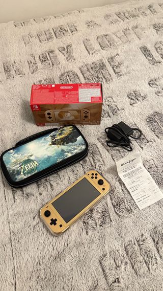 Nintendo Switch Lite Hyrule Edición Dorada