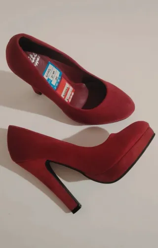 Zapatos de tacón Marypaz rojos nuevos