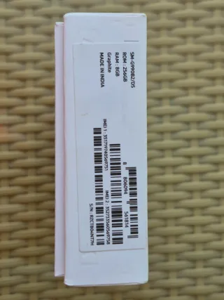 Samsung Galaxy S21 FE 5G con scatola