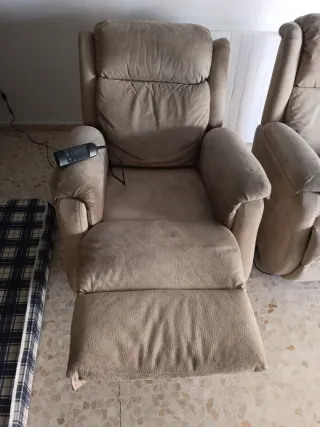 2 sillones de tela beige