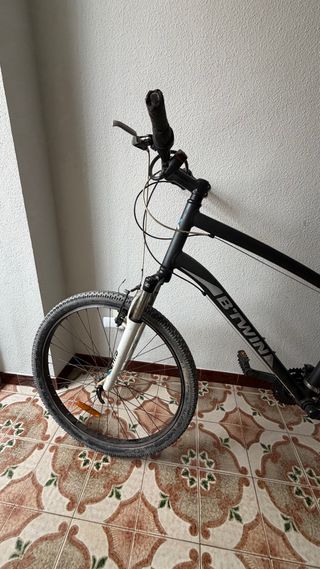 Bicicleta B'TWIN Negra