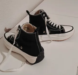 Deportivas altas estilo Converse