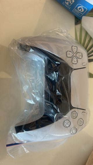 Playstation 5 slim digital 2 mandos negociable.