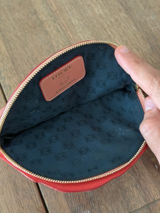 Neceser Loewe Perro Rosa y Rojo Edición Limitada