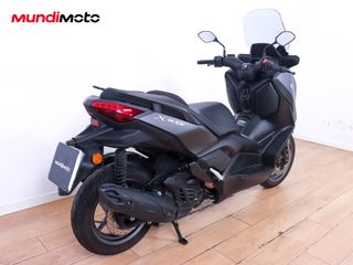 YAMAHA X-MAX 125