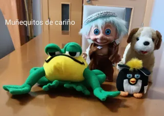 4 Muñecos y perro saltarín a pilas
