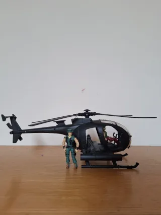 Helicóptero. Figuras no incluidas.