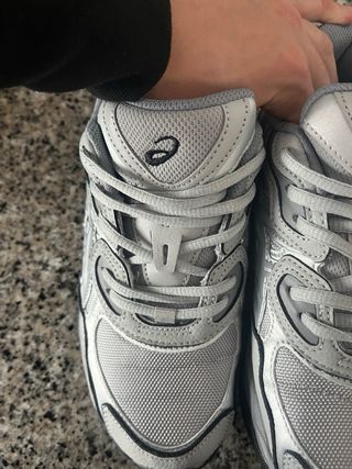 Asics GEL-NYC Gris y Blanco