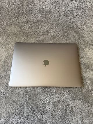 MacBook Pro 16'' • 16GB RAM • 1TB SSD
