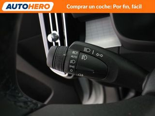 Volvo XC40 2.0 B3 Mild-Hybrid Core 2WD