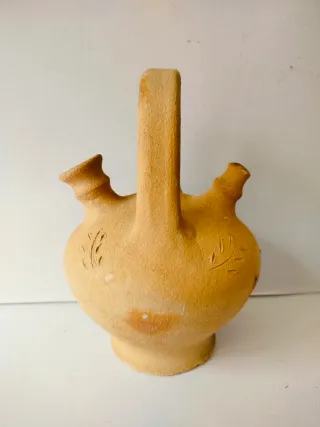 Botijo de barro pequeño