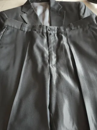 Traje de caballero azul eléctrico