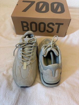 Zapatillas Adidas Yeezy Boost 700 Beige/Gris