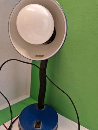 Lámpara de escritorio azul