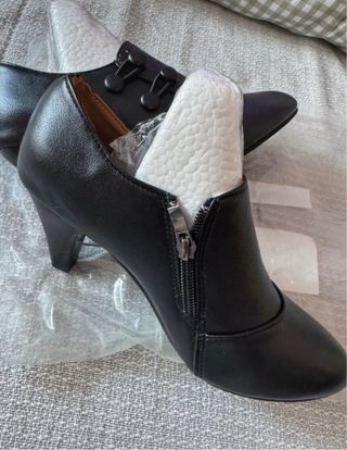 Botines negros con botones