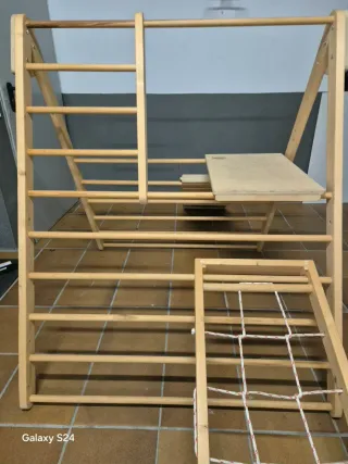 Gimnasio de madera para niños