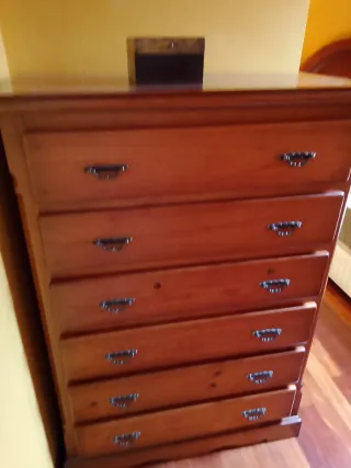 Dormitorio madera noble marrón claro