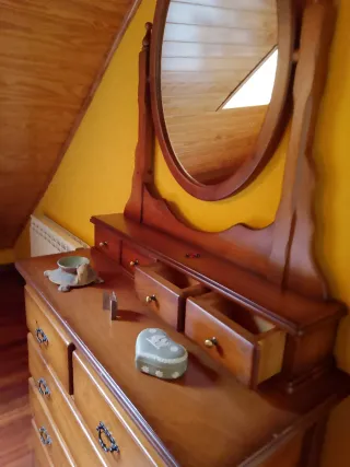 Dormitorio madera noble marrón claro
