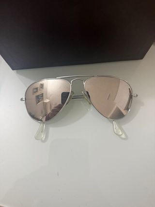 diversos modelos de gafas de sol aviador