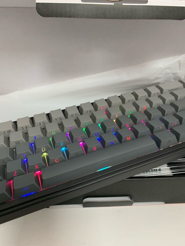 EPOMAKER F65 Teclado Gaming Mecânico Sem Fio